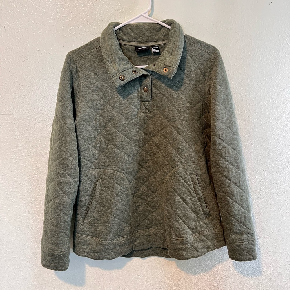 Medium marmot olive green sweater